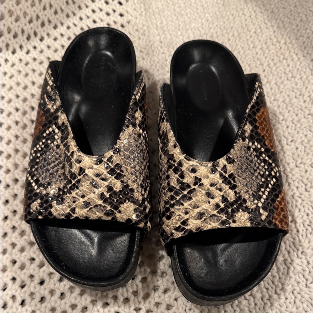 Simon Miller Womens 38 Dip Slide sandal in python-effect leather